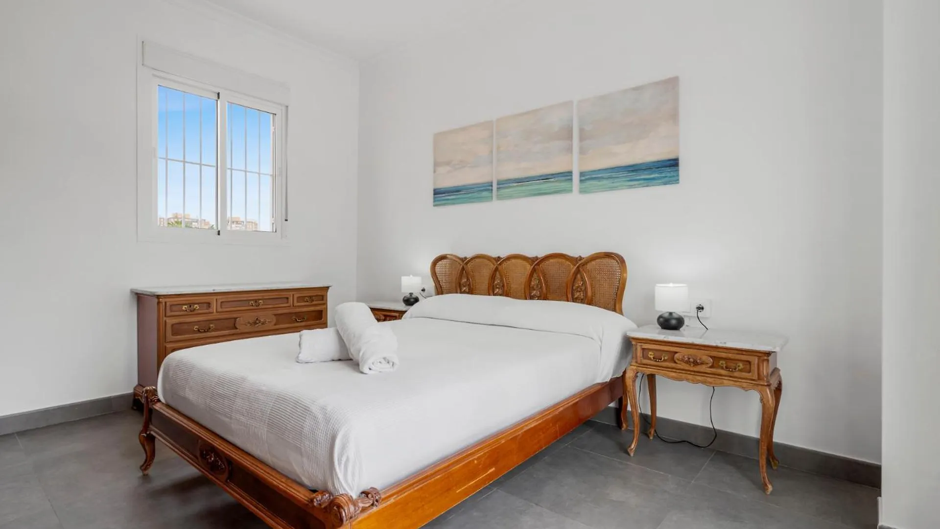 Charming 3 Bedroom House With 2 Terraces Malaga Holiday home