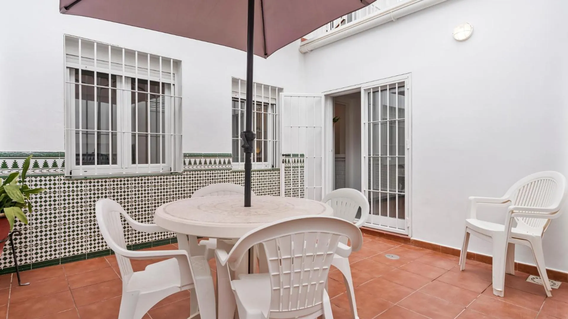 Charming 3 Bedroom House With 2 Terraces Malaga Spain
