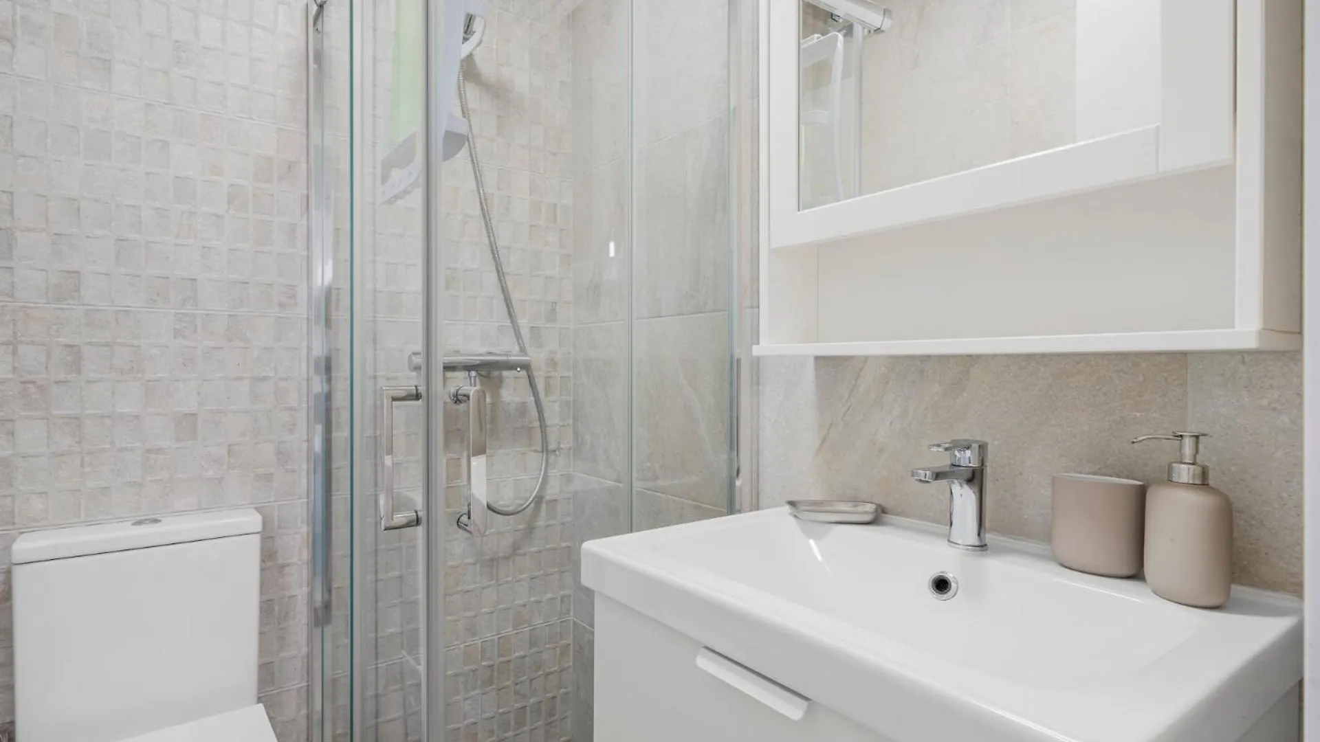 Charming 3 Bedroom House With 2 Terraces Malaga Holiday home