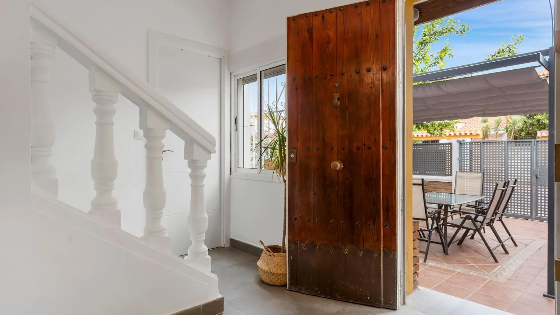 Charming 3 Bedroom House With 2 Terraces Малага Дом отдыха