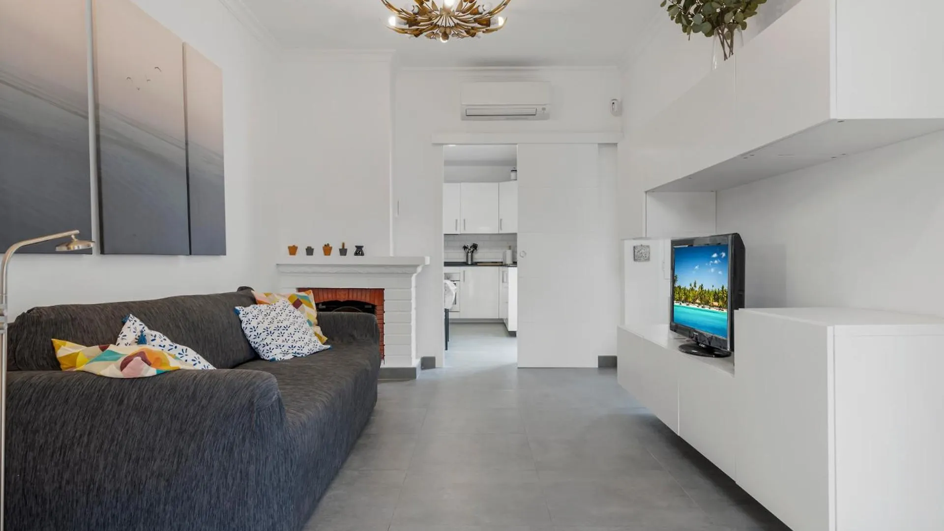 Charming 3 Bedroom House With 2 Terraces Малага